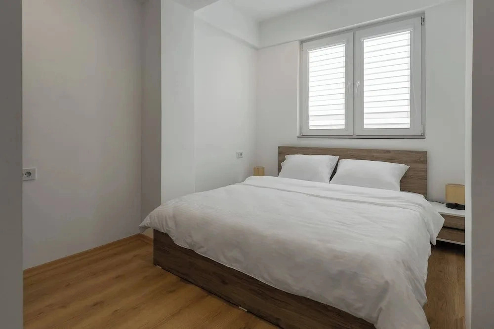 Centrally Located Cozy Oasis D&O Condo