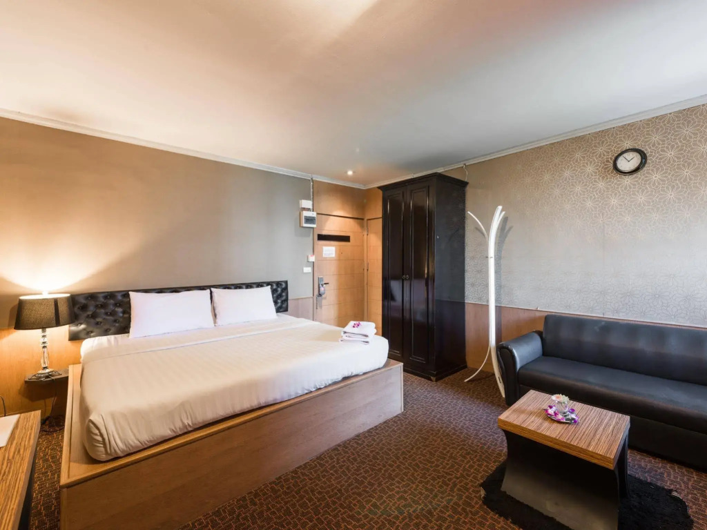 Q Hotel