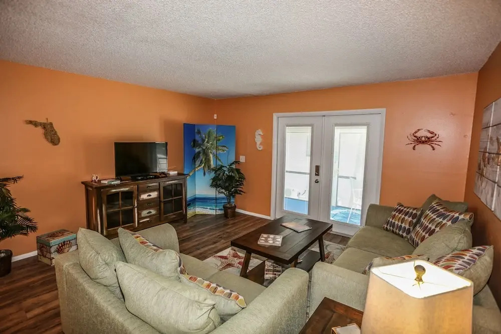 5301 Estero Serendipity Manor