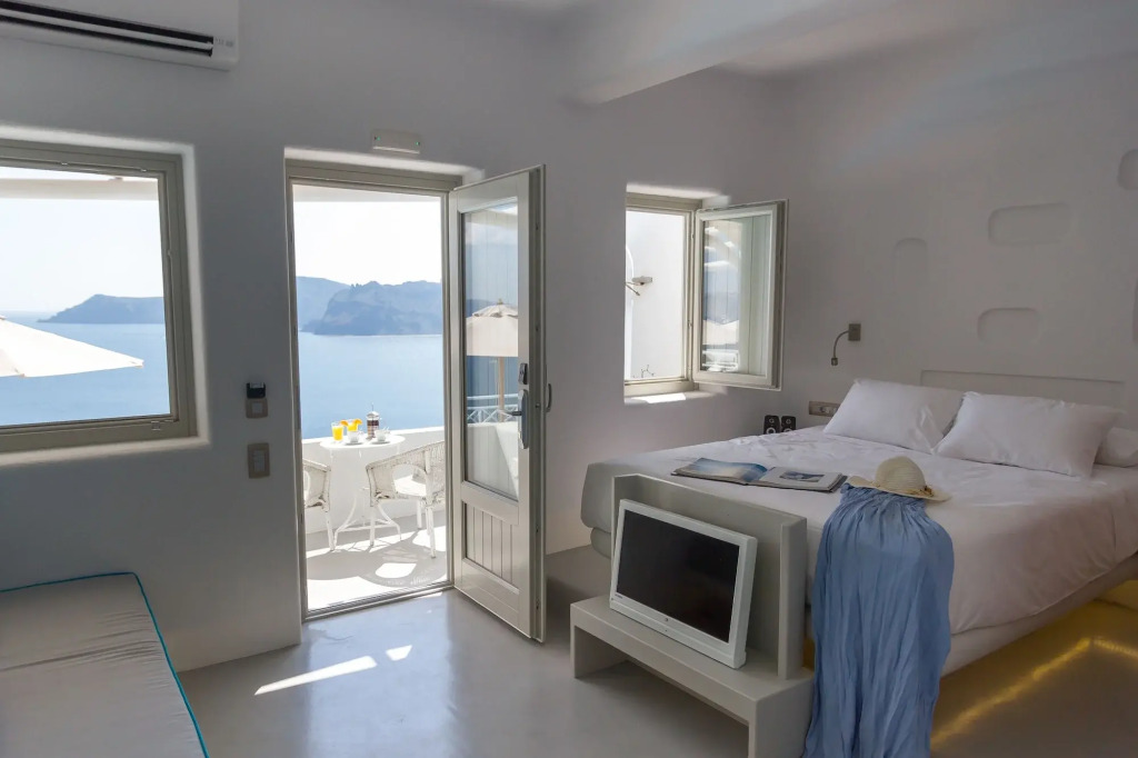 La Perla Villas and Suites