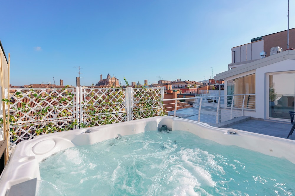 L'attico dell'Edera - Panoramic View with Jacuzzi