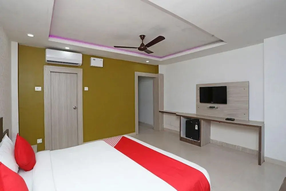 OYO 13891 Hotel Shayon Residency