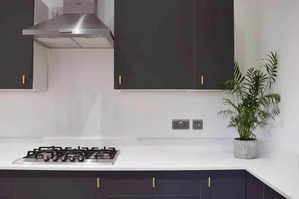 Newly Decorated Contemporary 2 Bedroom Flat