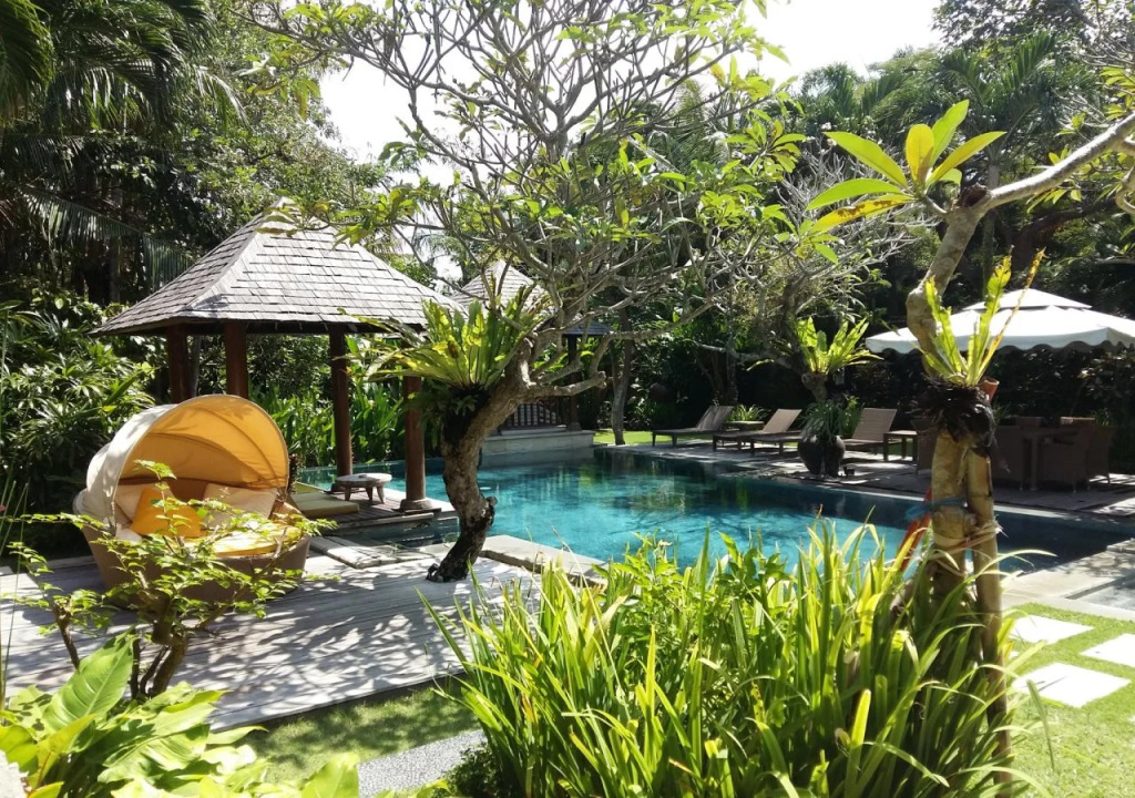 Arwana Estate