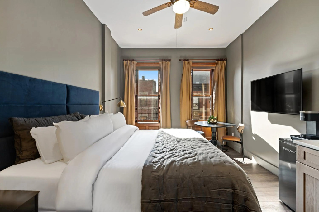 The Historic Blue Moon Hotel - NYC