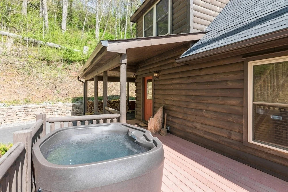 Lakey Gap Lodge - 4 Br Cabin