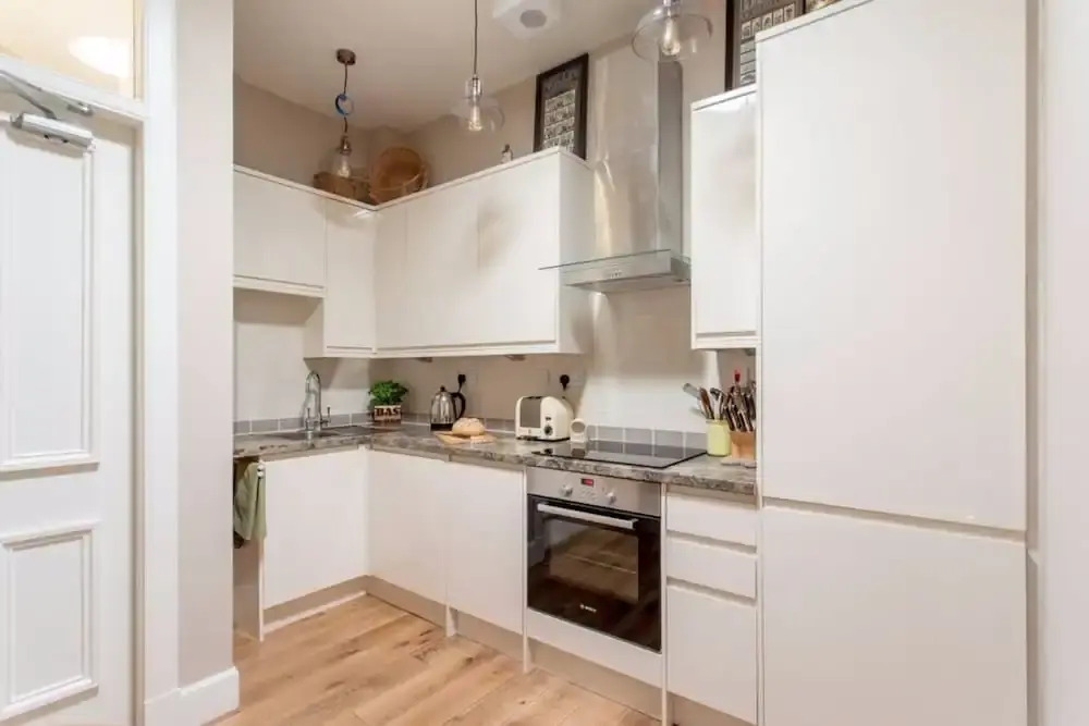 Central 2 Bedroom Flat With Castle View Sleeps 4