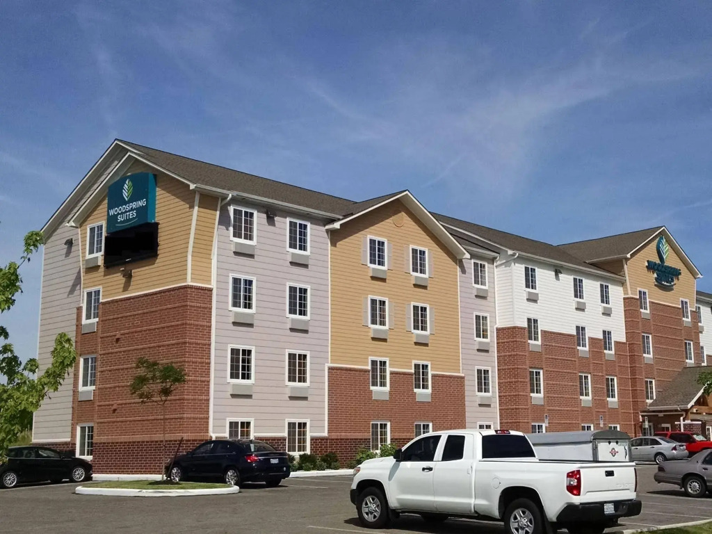 Extended Stay America Select Suites - Cleveland - Airport
