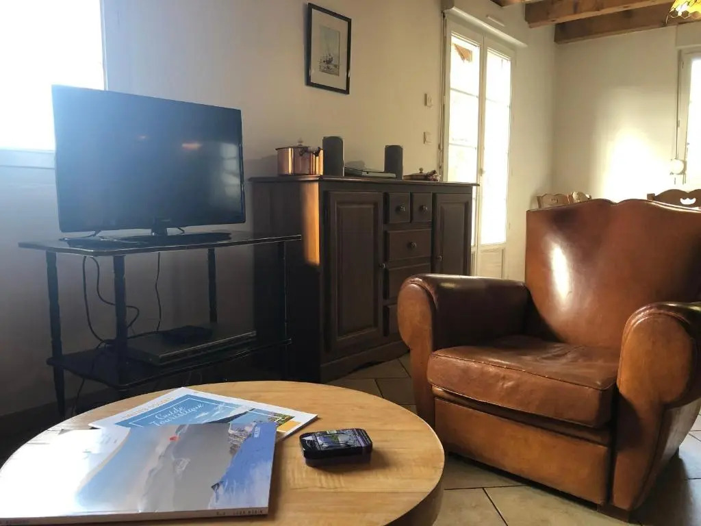Chalet spacieux avec balcon, WiFi gratuit, proche lac et station de ski - FR-1-589-140