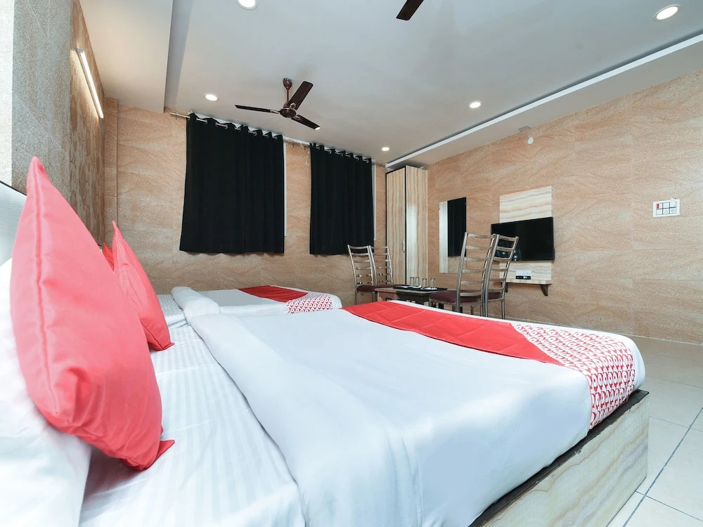 OYO 13027 Flamingo Grand