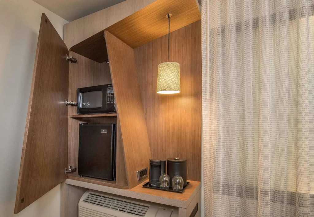 Courtyard by Marriott New York Queens/Fresh Meadows