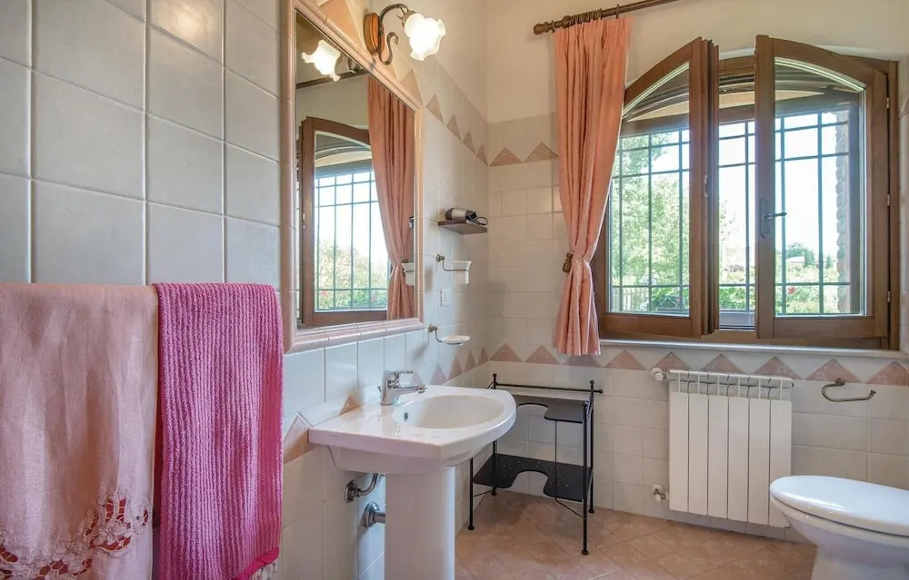 Stunning Home in Acquasparta -tr- With Wifi and 9 Bedrooms