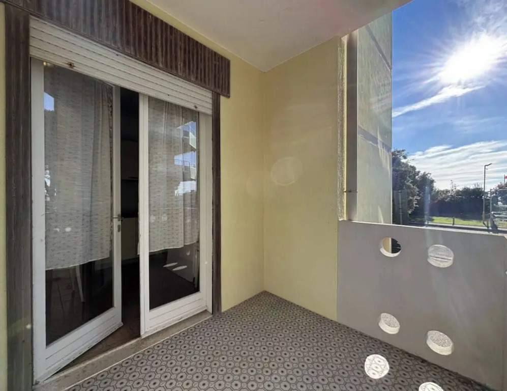 Nice Studio With Side sea View