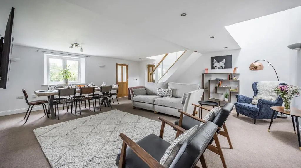 Stunning Barn Conversion with HOT TUB and ALPACAS - Ty Cerrig Barn