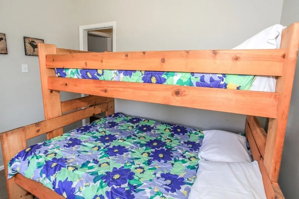 Blue Jay Cabin