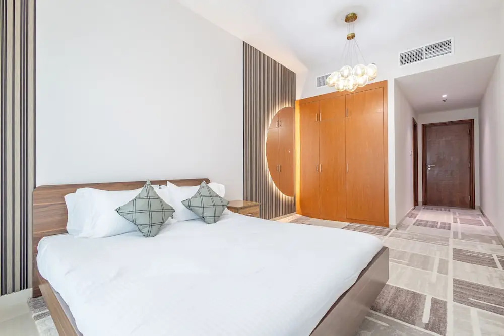 SuperHost - Tranquil Oasis in the Heart of Dubai Lakepoint N2