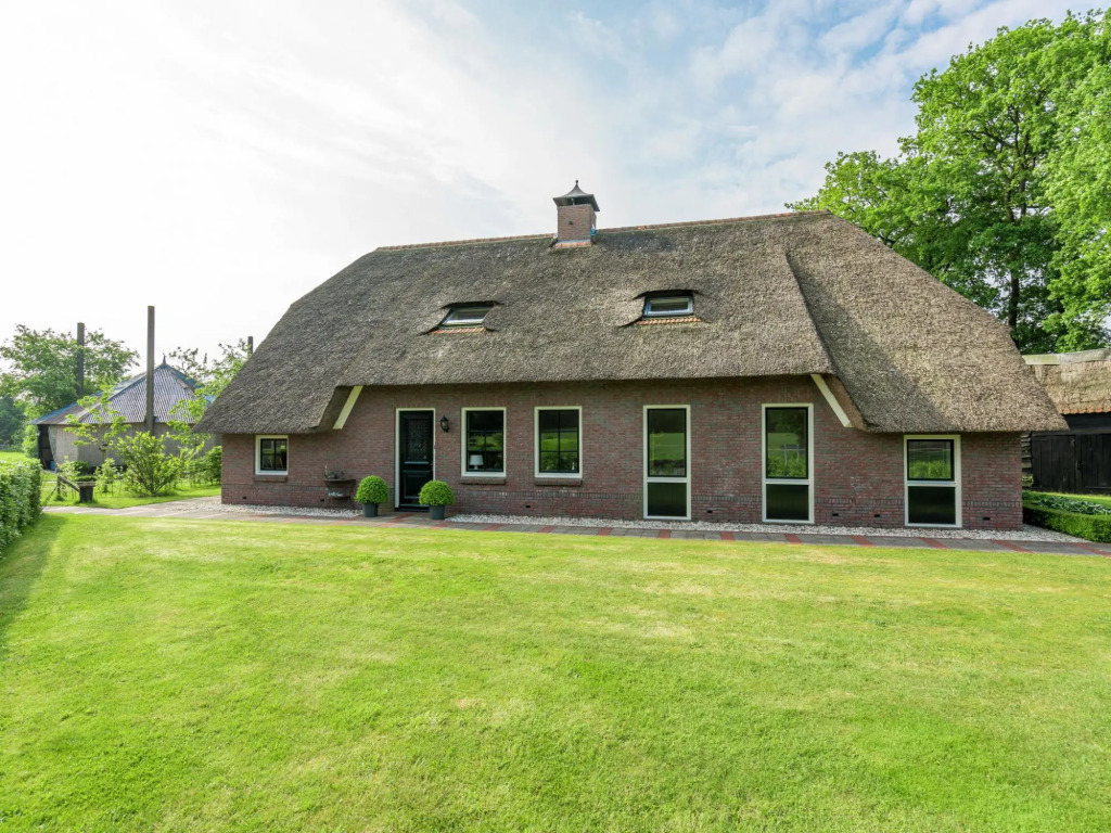 Farmhouse in Rheeze near Forest and Meadows