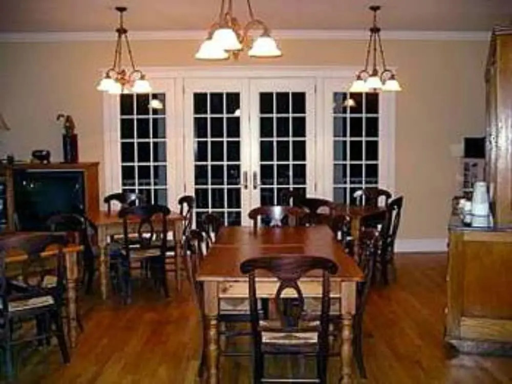 The Currier Inn