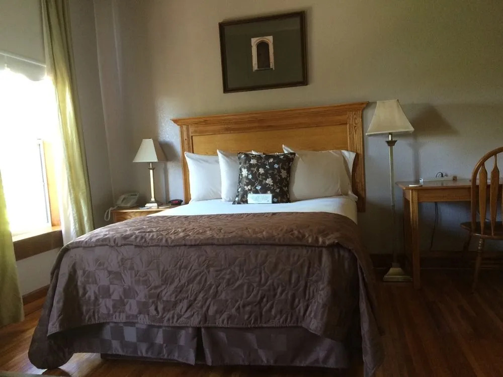 Heritage Inn