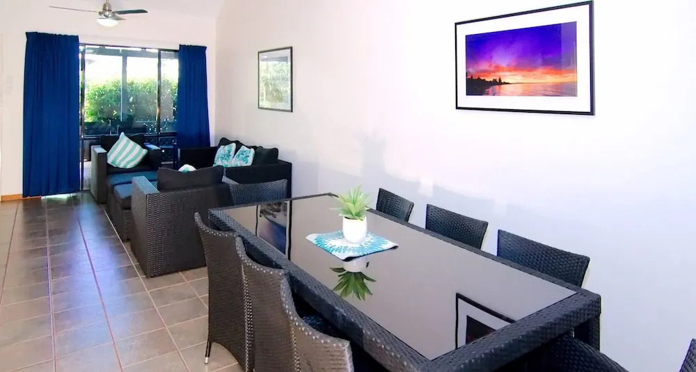 Cable Beachside Apartments