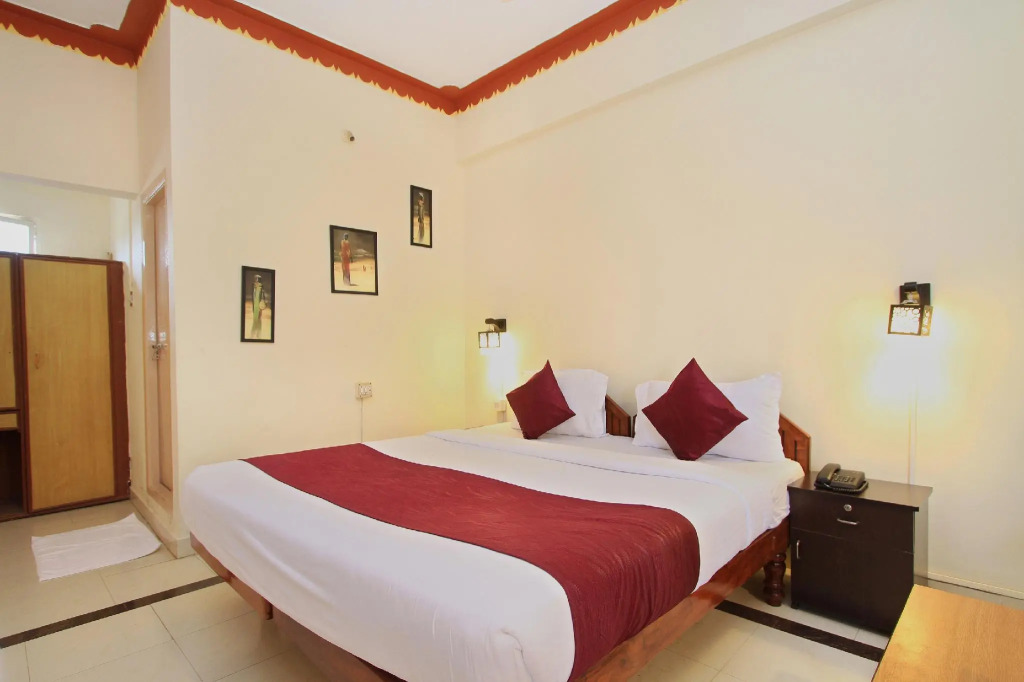 Capital O 9630 Hotel Maharaja