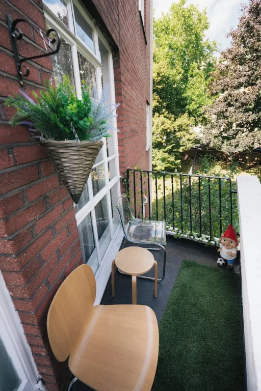 Stylish London Apartment in Hallfield Estate