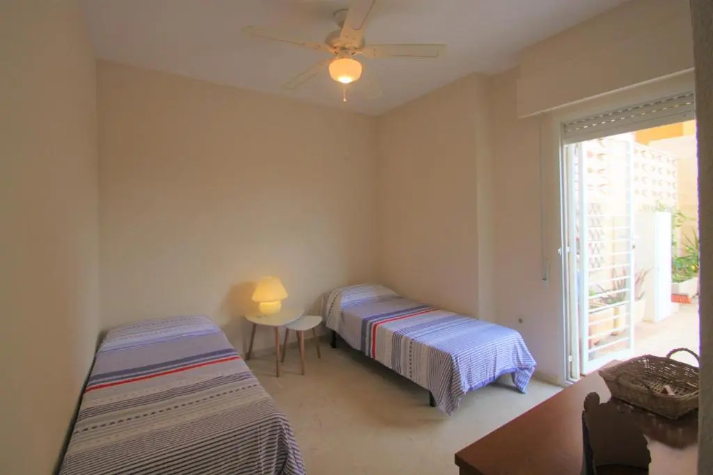 Apartamento CasaTuris enfrente al mar en Playa Muchavista C102