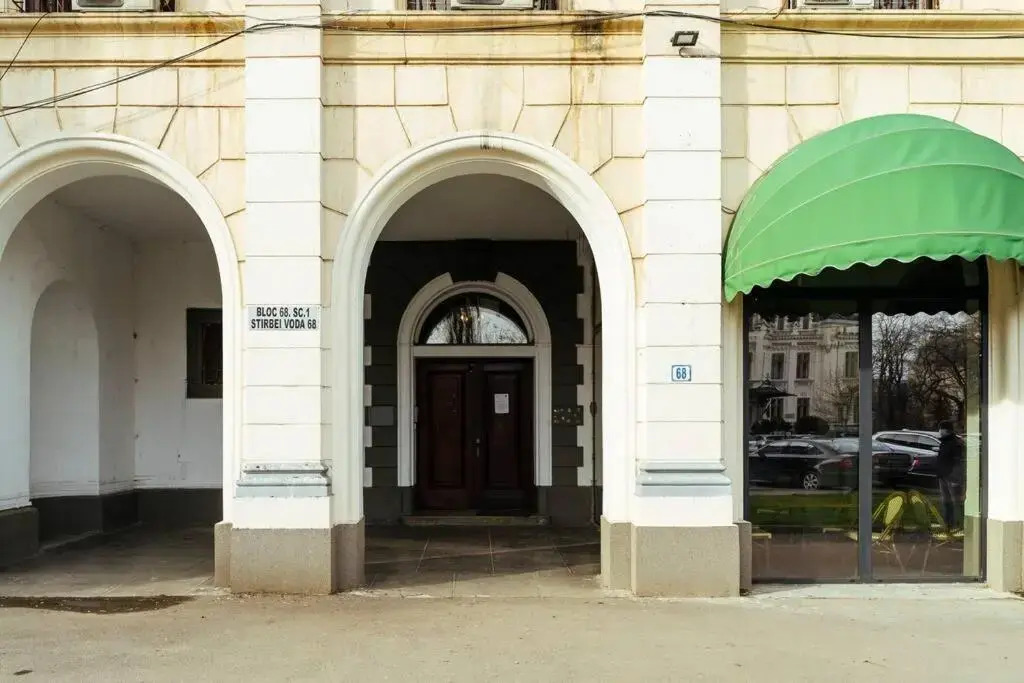 Studio with private terrace next to Cișmigiu