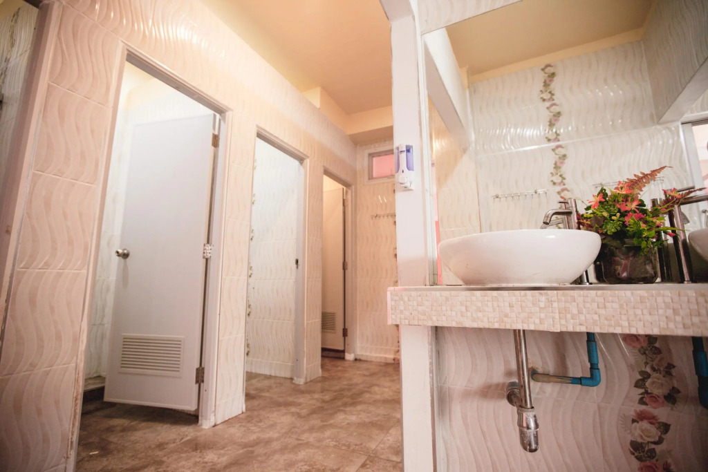 The Train Resort - Your Relaxing Resort with Large Pool & Jacuzzi