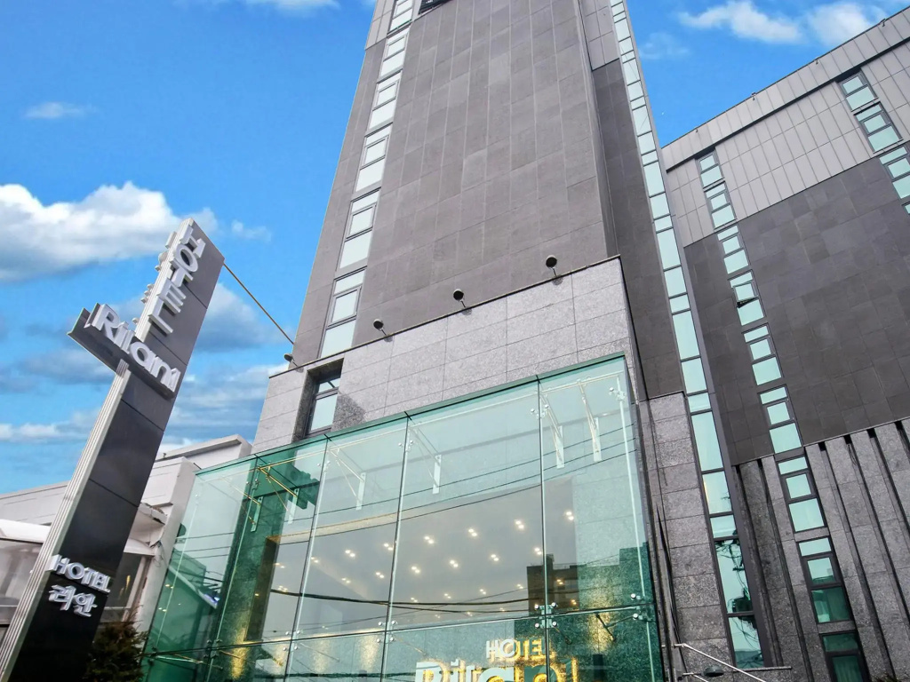 Rian Hotel