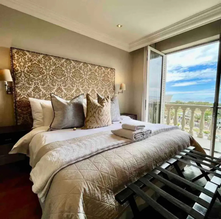 705 Cape Royale Luxury Apartment