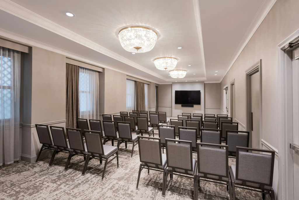 The Benson Portland, Curio Collection by Hilton