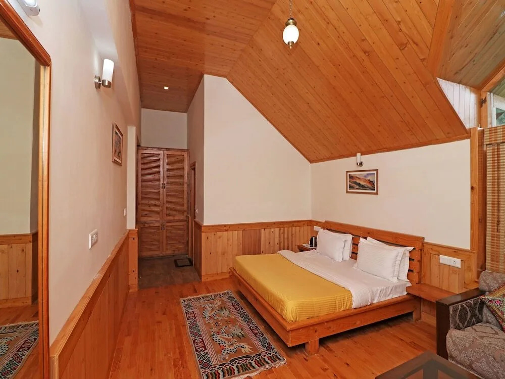 OYO 13875 Home Luxury 3BHK Hill View