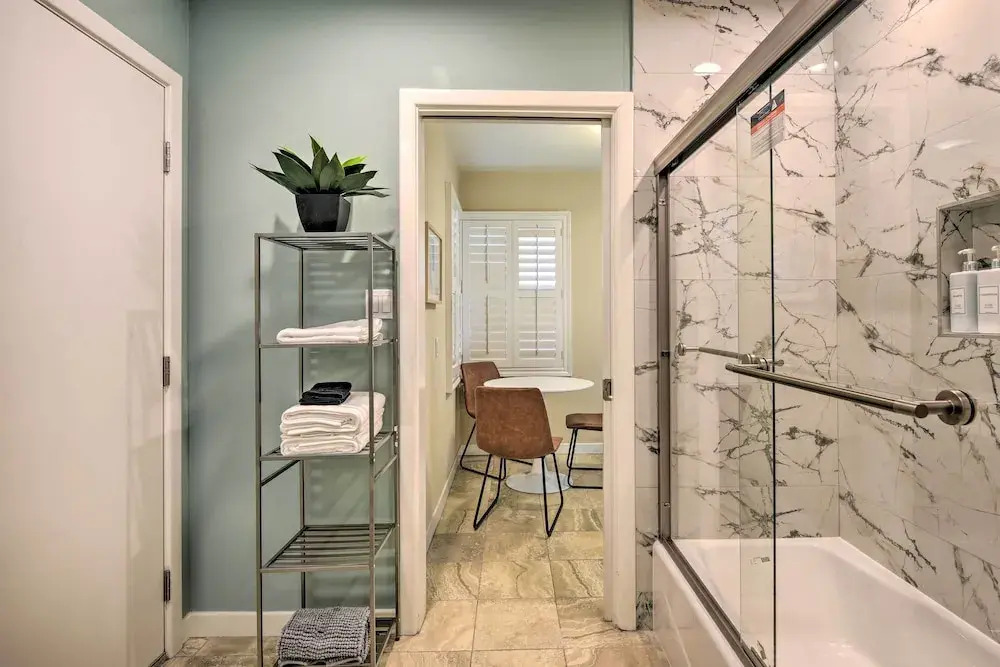 Los Angeles Suite ~ 12 Mi From Downtown!