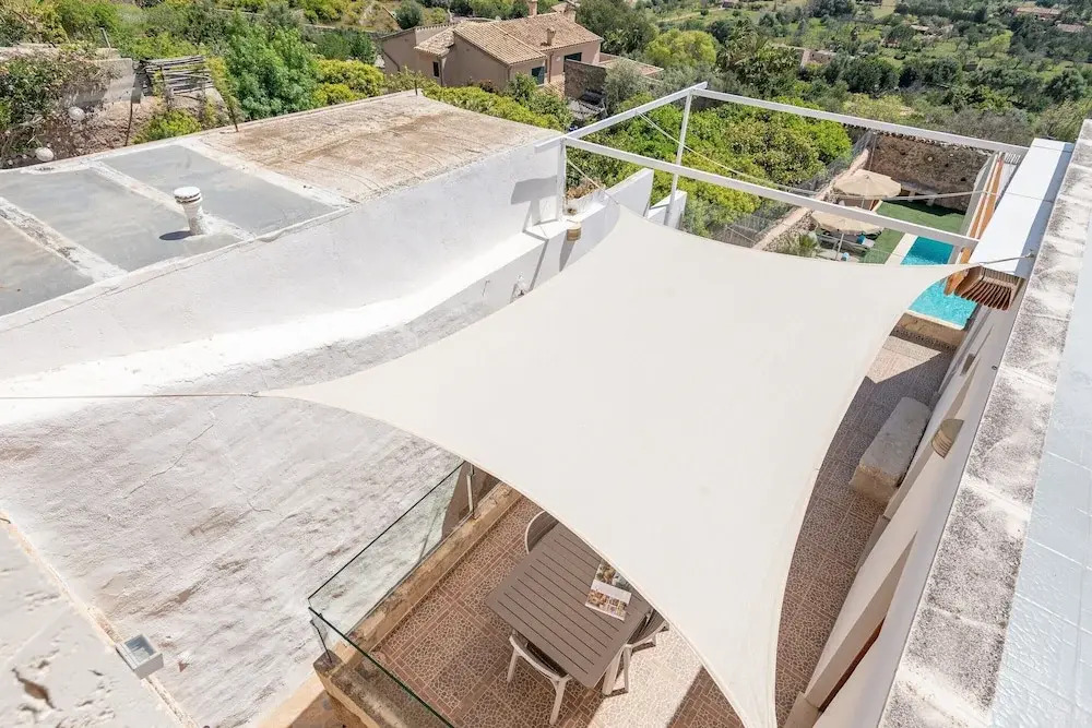 Villa in Buger With Pool & Mountain Views