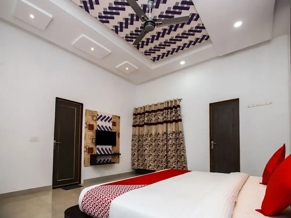 OYO 19456 Hotel Shagun Palace