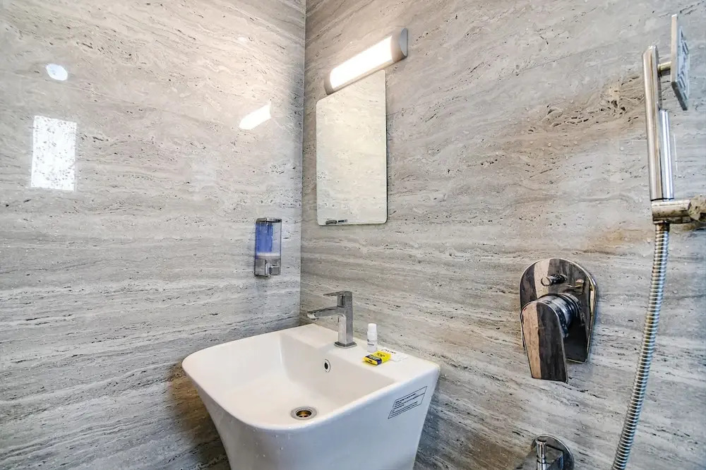 Fabhotel City Star