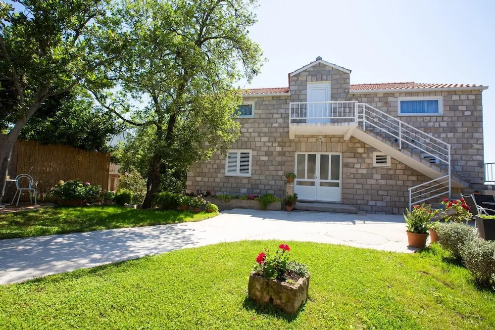 Villa Luce Konavoka - Three Bedroom Villa With Terrace and Swimming Pool ID Direct Booker 3845