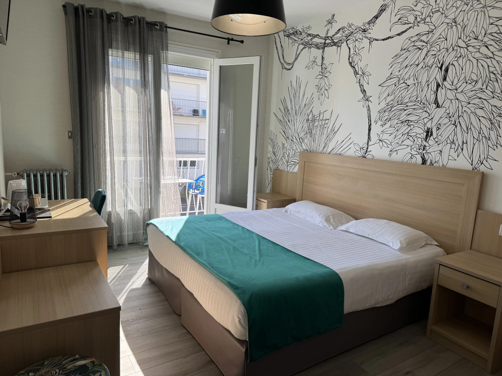 Hôtel Calme Des Pins & Spa