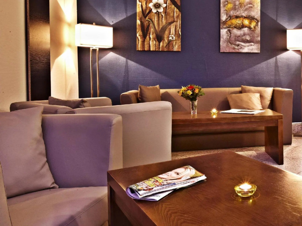Hotel B99