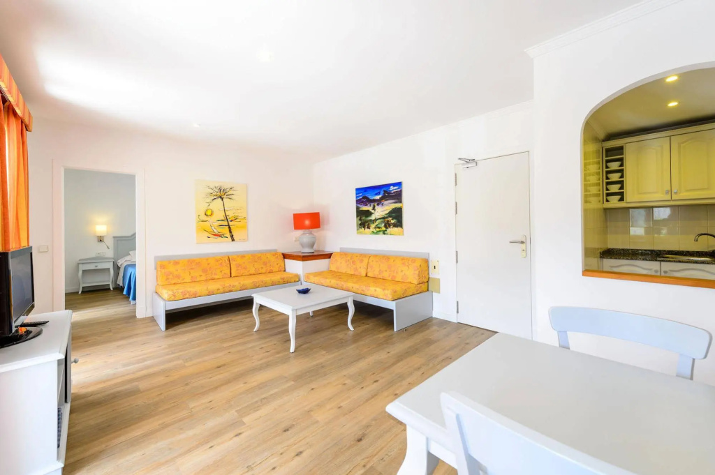 Lili Apartments