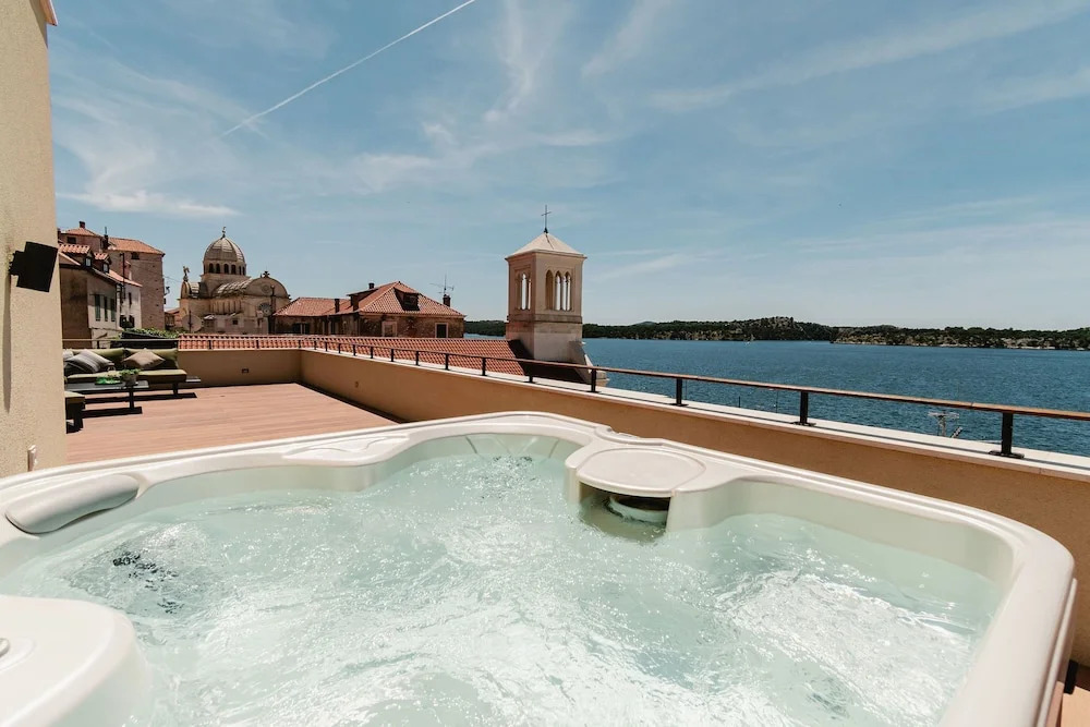 Armerun Heritage Hotel & Residences