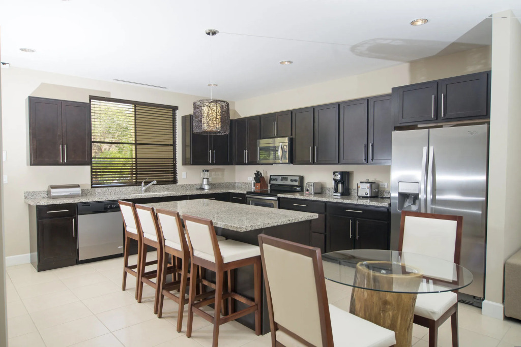 Breeze Private Residence Club