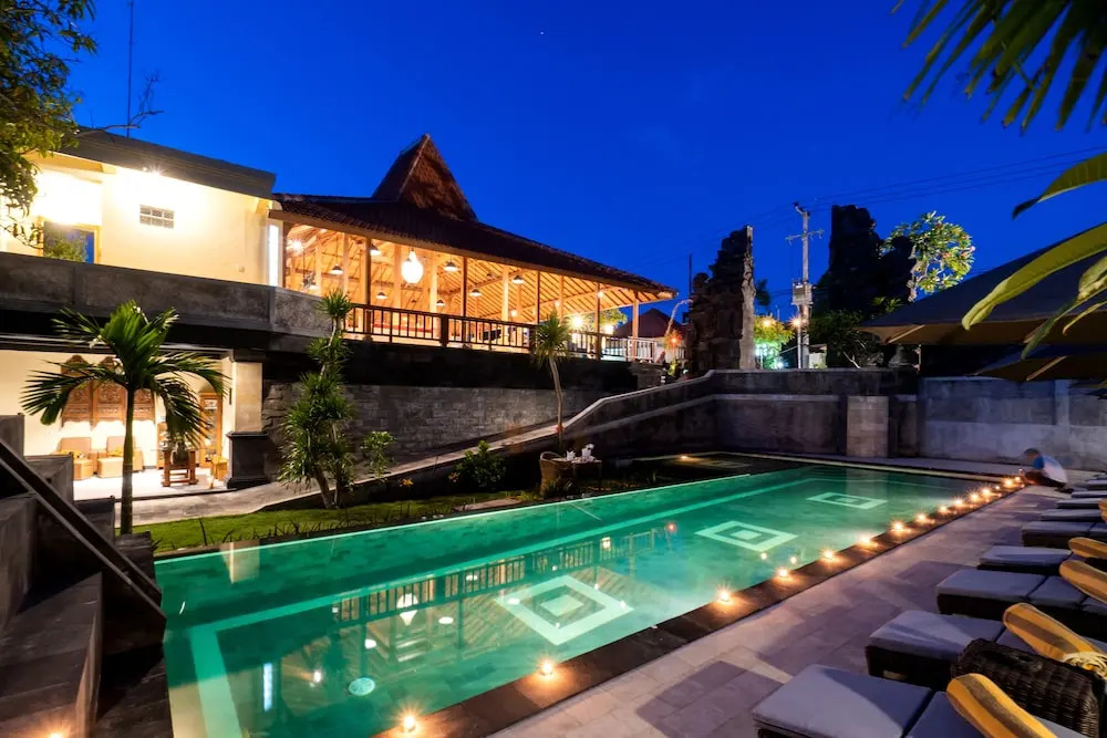 Tapa Bale Gede Nusa Lembongan