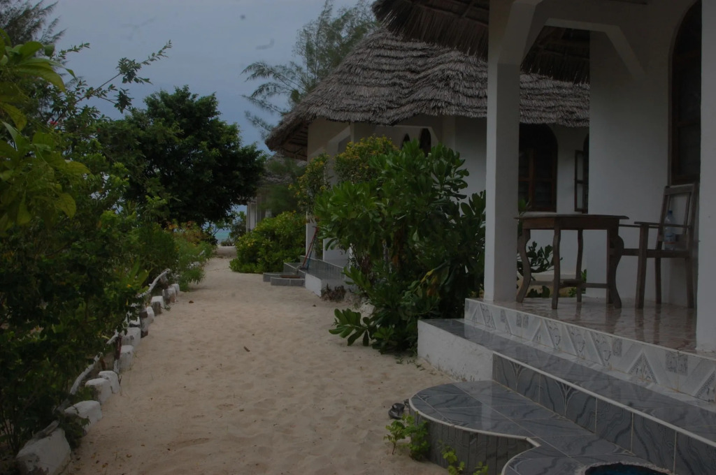 Blue Earth Beach Bungalows