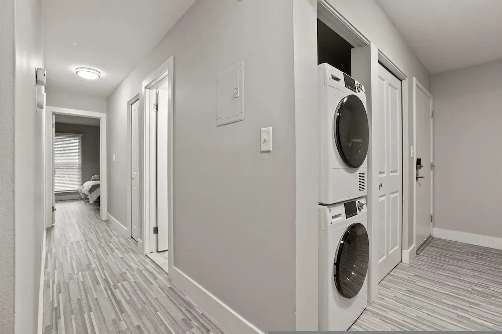 Comfy 2BR 2BA Unit in Pime Location