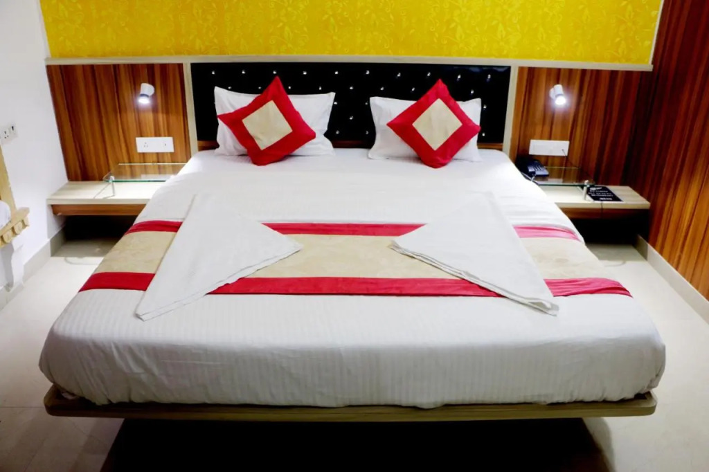 Hotel Marina Mahal with Swimming Pool