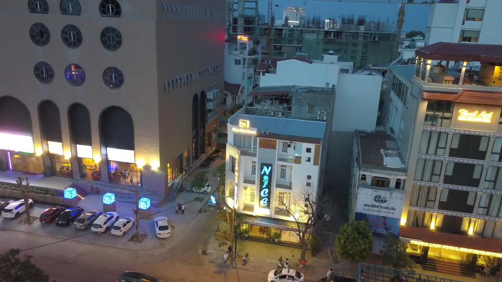 Nice Hue Hotel