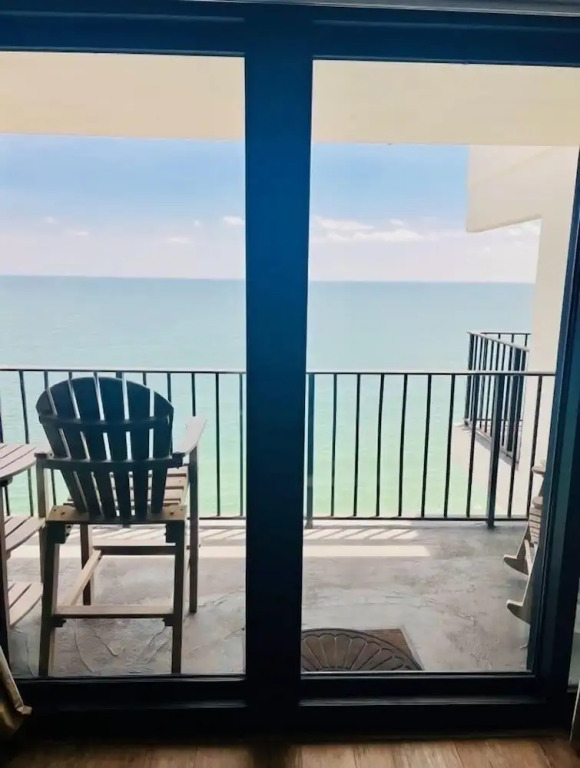 Royal Garden Resort 1608 3 Bedroom Condo by RedAwning
