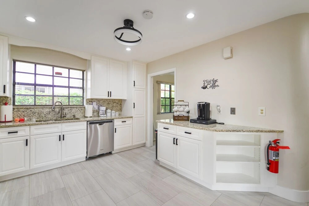 Great 3BR family house. Pool n Billiards